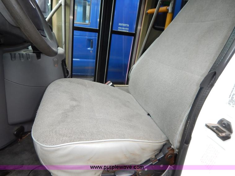 image for item J3985 2003 Ford 801 transit bus