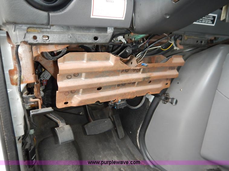 image for item J3985 2003 Ford 801 transit bus