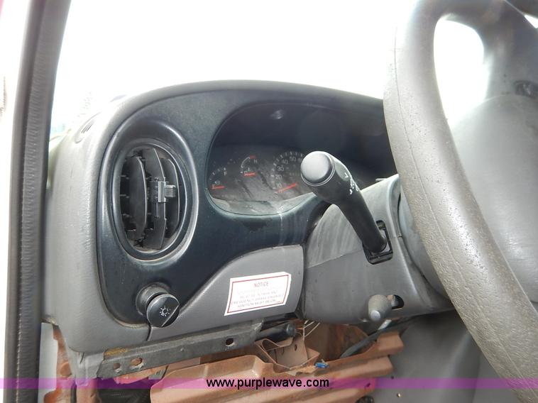 image for item J3985 2003 Ford 801 transit bus