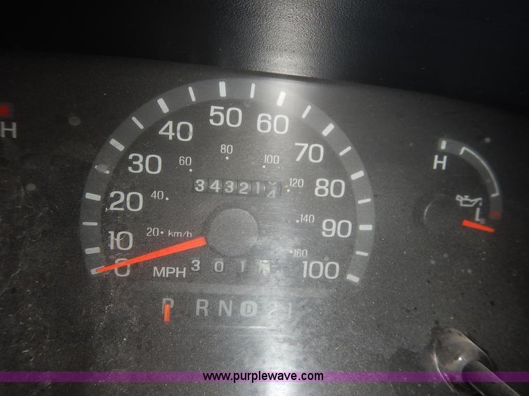 image for item J3985 2003 Ford 801 transit bus