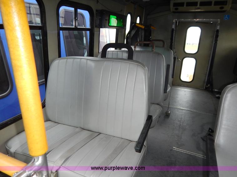 image for item J3985 2003 Ford 801 transit bus