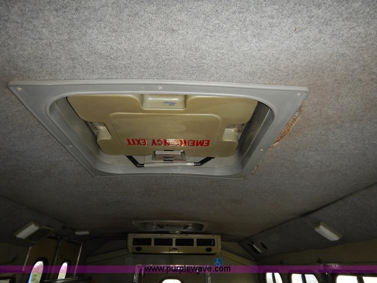 image for item J3985 2003 Ford 801 transit bus