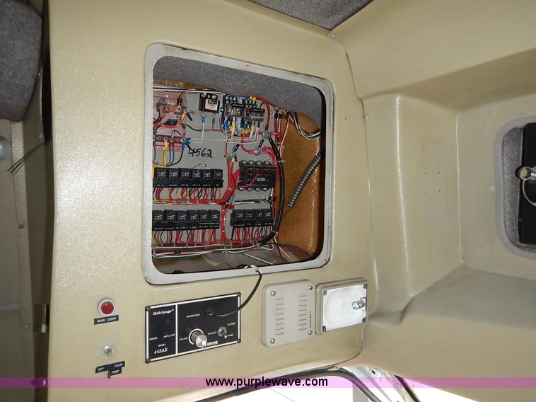 image for item J3985 2003 Ford 801 transit bus