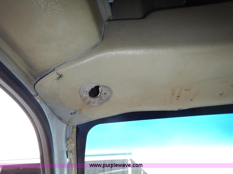image for item J3985 2003 Ford 801 transit bus