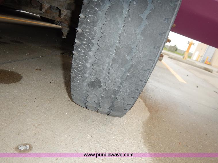 image for item J3985 2003 Ford 801 transit bus