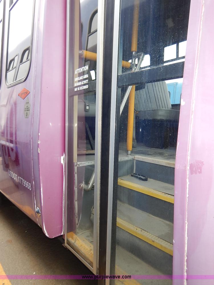 image for item J3985 2003 Ford 801 transit bus