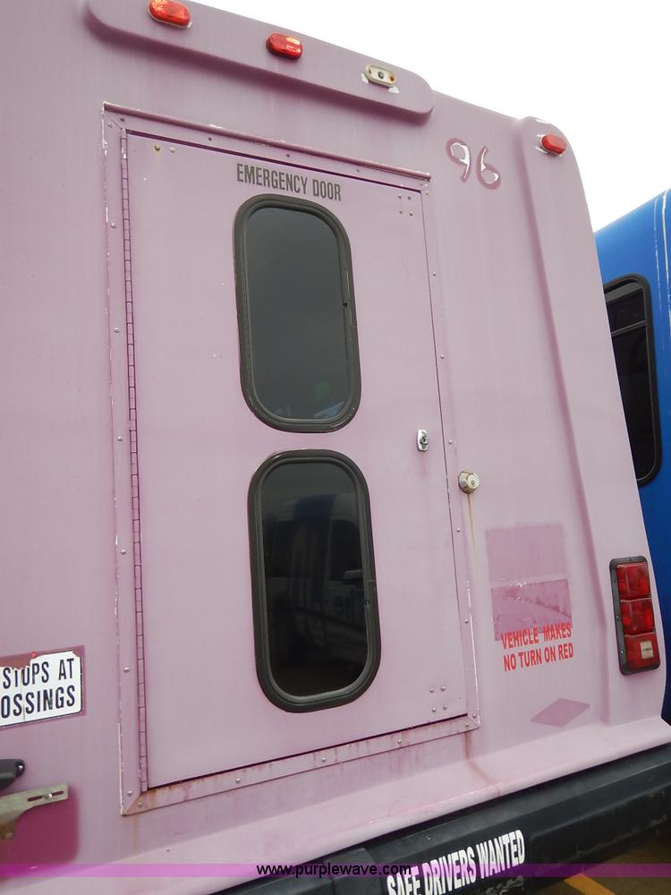 image for item J3985 2003 Ford 801 transit bus