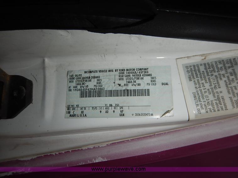 image for item J3985 2003 Ford 801 transit bus