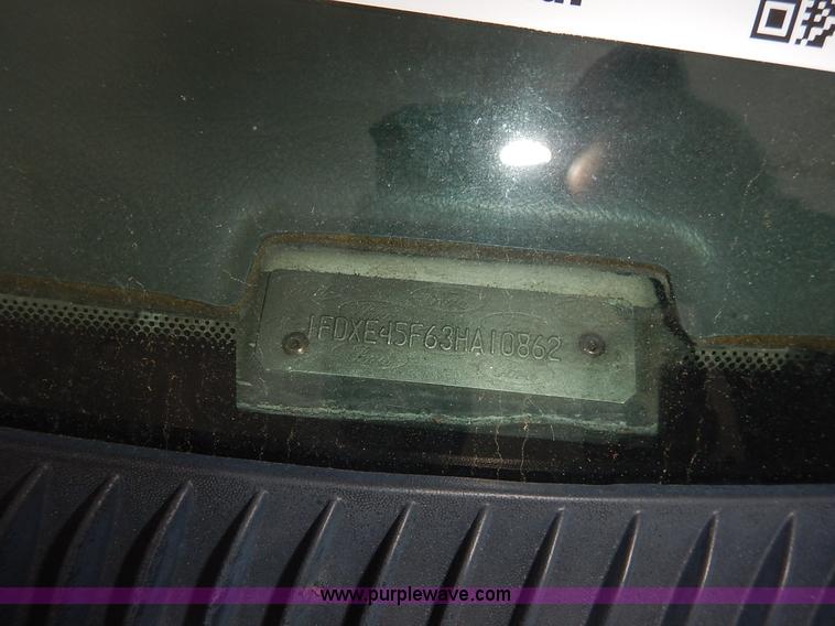 image for item J3985 2003 Ford 801 transit bus