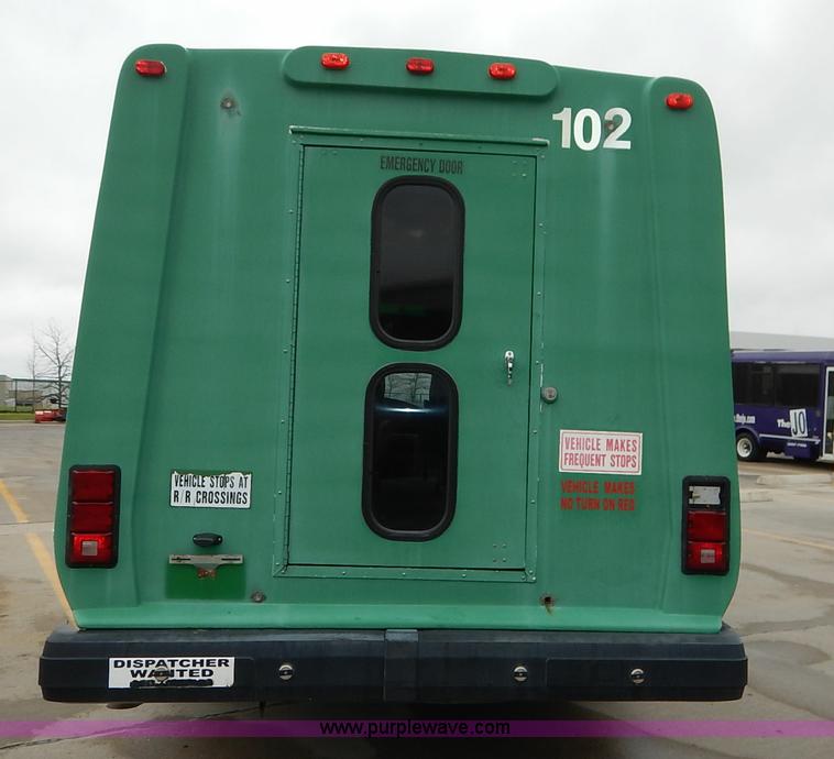image for item J3987 2003 Ford 801 transit bus