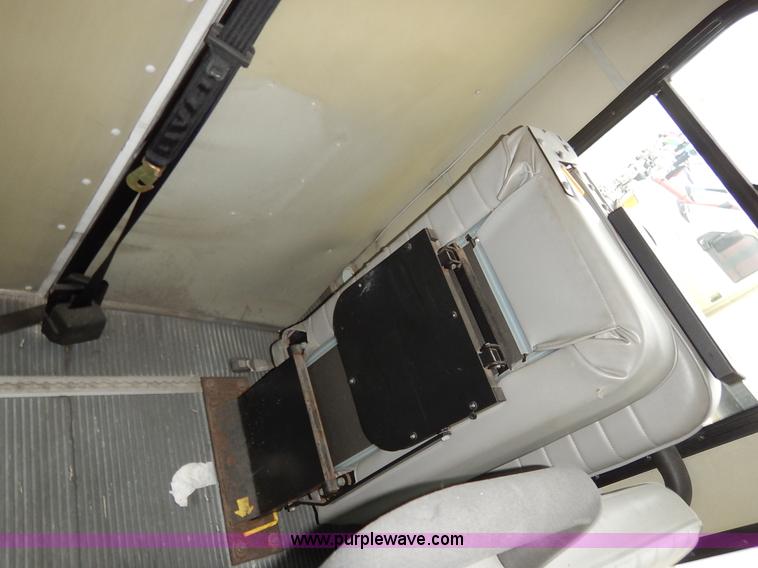 image for item J3987 2003 Ford 801 transit bus