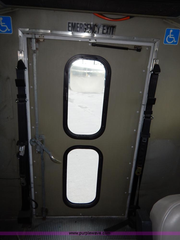 image for item J3987 2003 Ford 801 transit bus