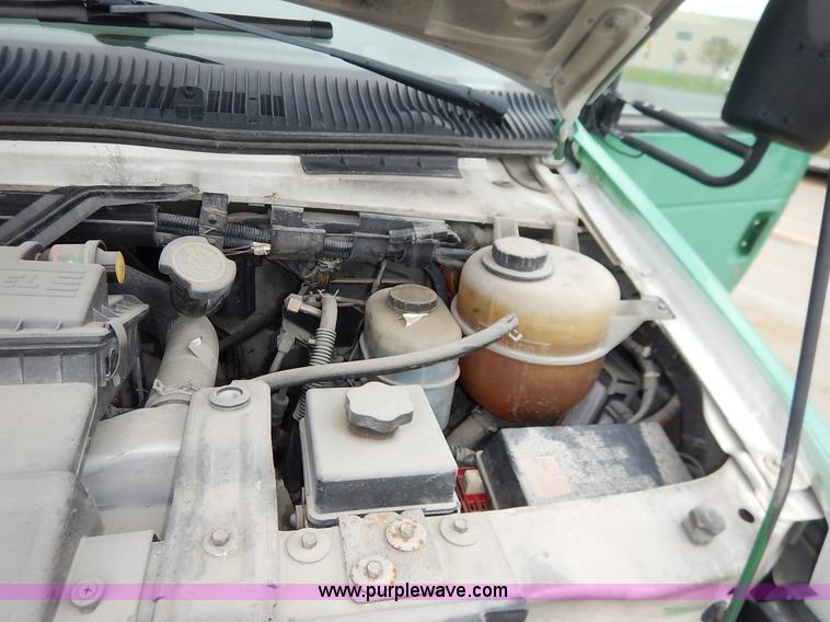 image for item J3987 2003 Ford 801 transit bus