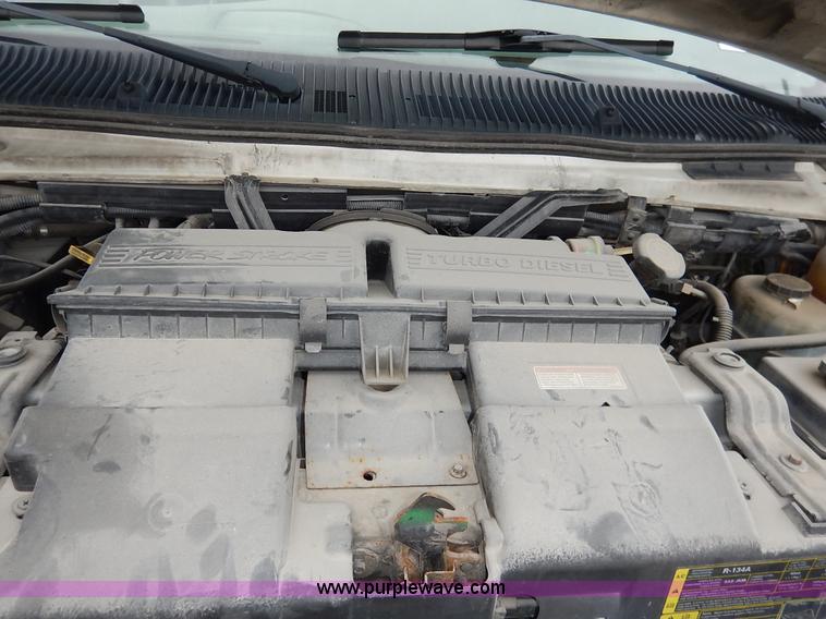 image for item J3987 2003 Ford 801 transit bus