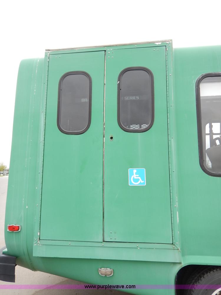 image for item J3987 2003 Ford 801 transit bus