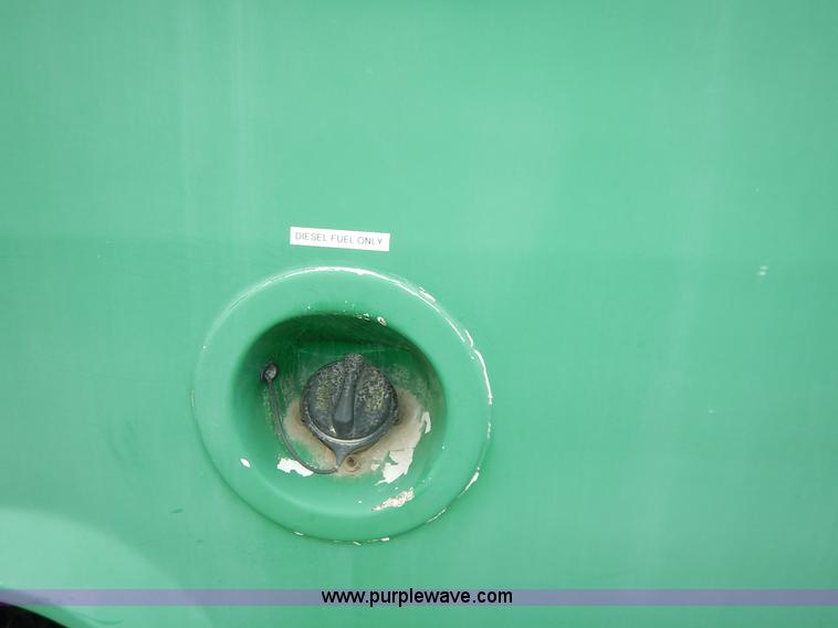 image for item J3987 2003 Ford 801 transit bus