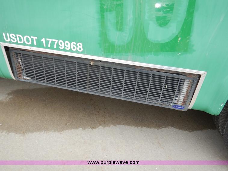 image for item J3987 2003 Ford 801 transit bus