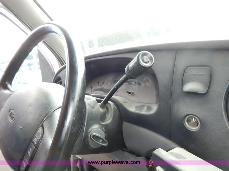 image for item J3990 2000 Ford 801 transit bus