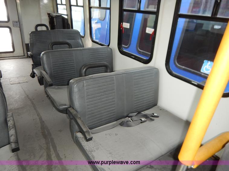 image for item J3990 2000 Ford 801 transit bus