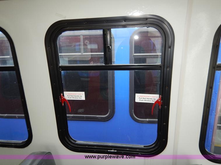 image for item J3990 2000 Ford 801 transit bus