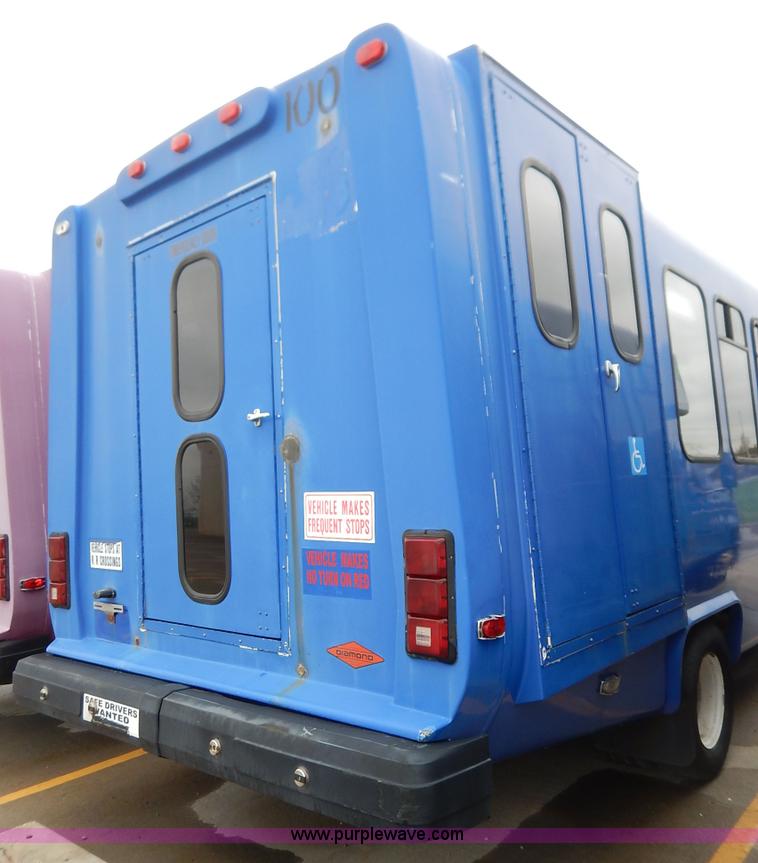 image for item J3991 2003 Ford 801 transit bus