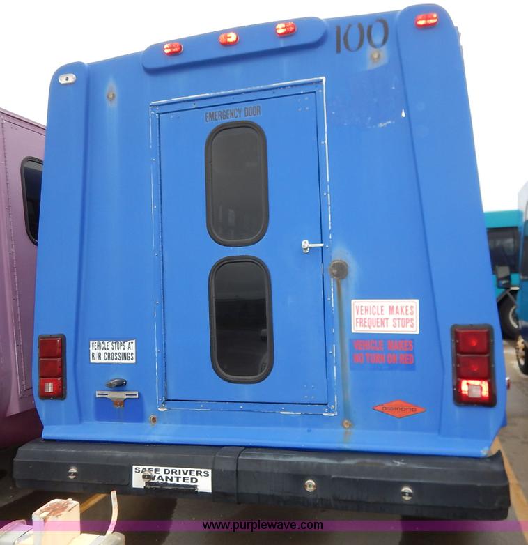 image for item J3991 2003 Ford 801 transit bus