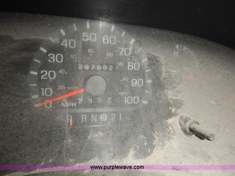 image for item J3991 2003 Ford 801 transit bus