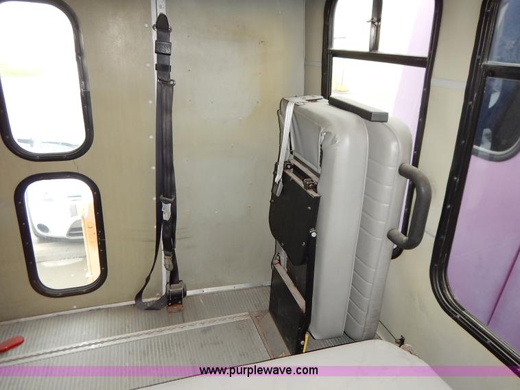 image for item J3991 2003 Ford 801 transit bus