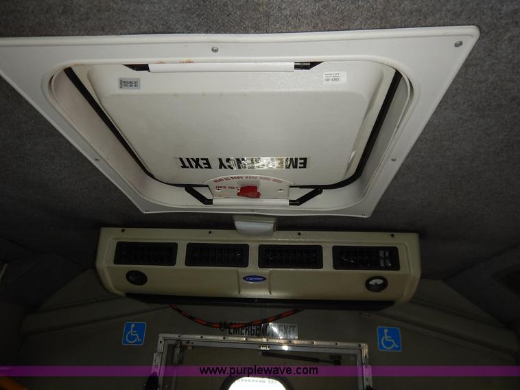 image for item J3991 2003 Ford 801 transit bus