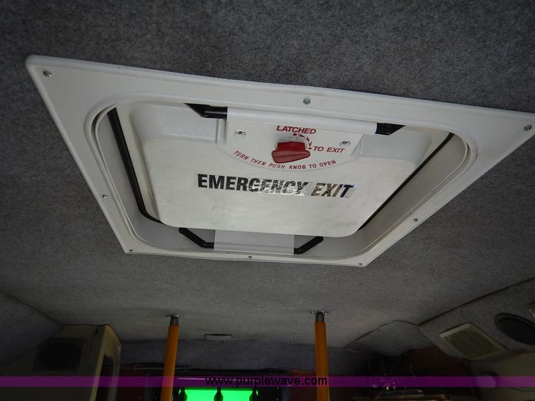 image for item J3991 2003 Ford 801 transit bus