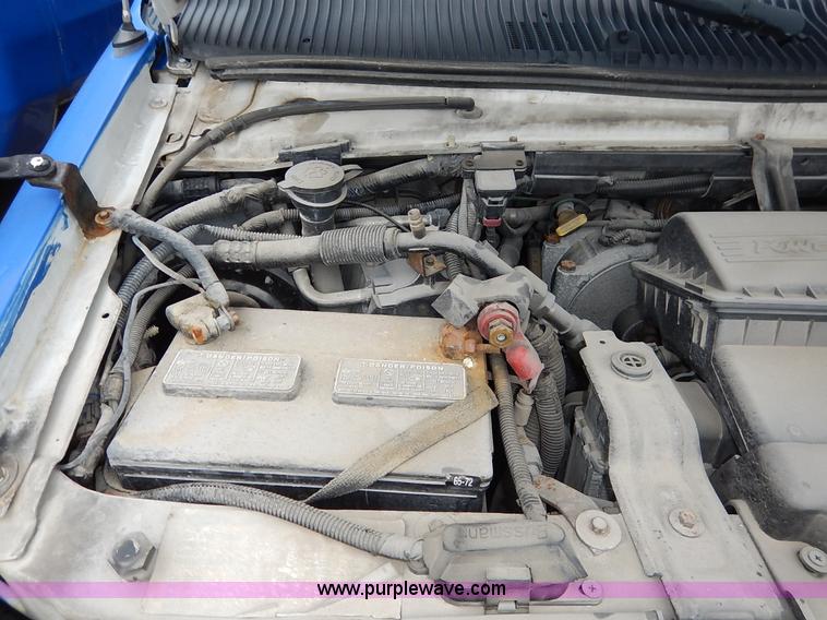 image for item J3991 2003 Ford 801 transit bus