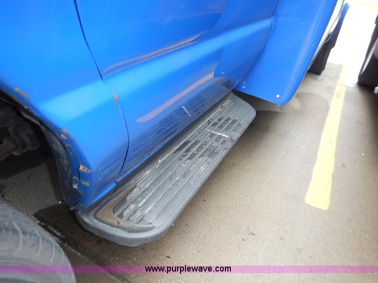 image for item J3991 2003 Ford 801 transit bus