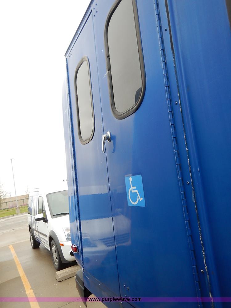 image for item J3991 2003 Ford 801 transit bus