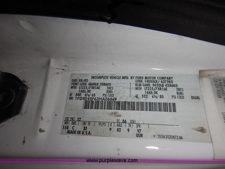 image for item J3991 2003 Ford 801 transit bus