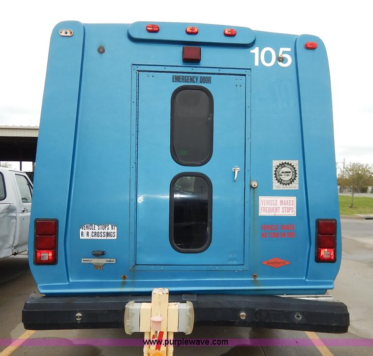 image for item J3992 2003 Ford 801 transit bus