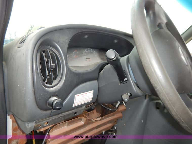 image for item J3992 2003 Ford 801 transit bus