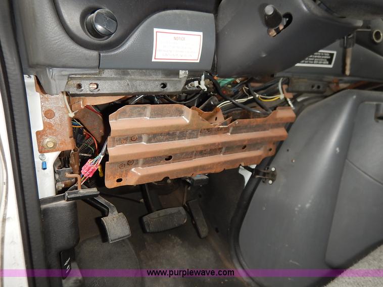 image for item J3992 2003 Ford 801 transit bus