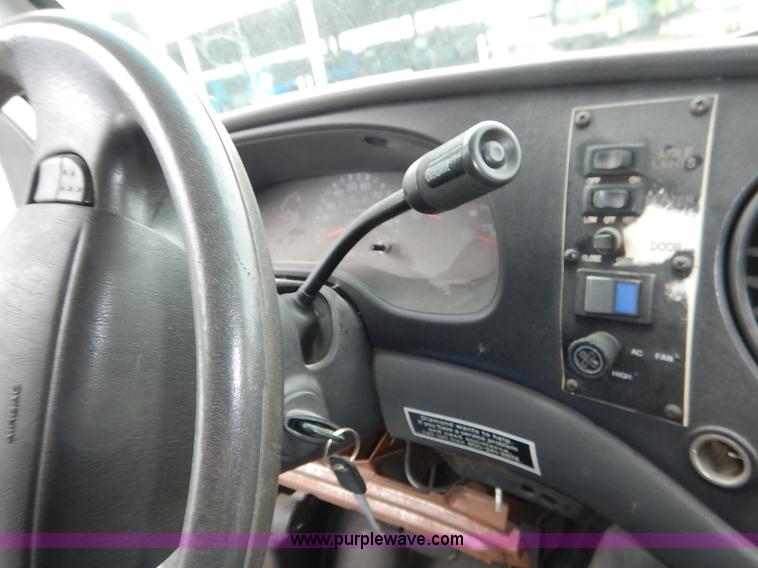 image for item J3992 2003 Ford 801 transit bus