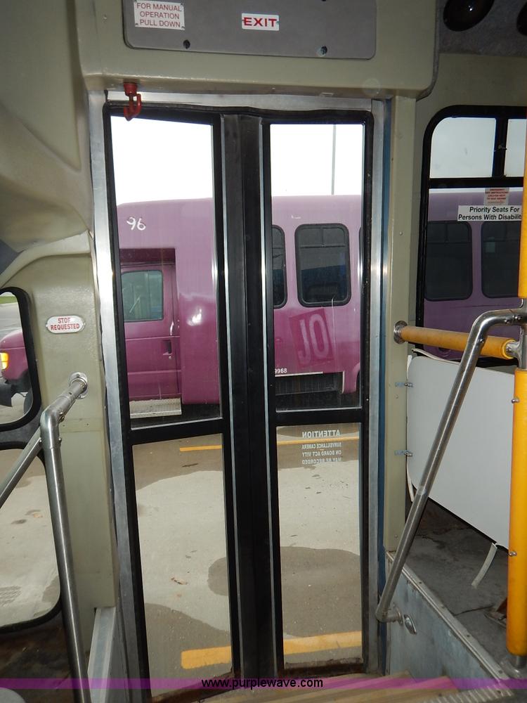 image for item J3992 2003 Ford 801 transit bus