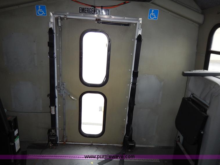 image for item J3992 2003 Ford 801 transit bus