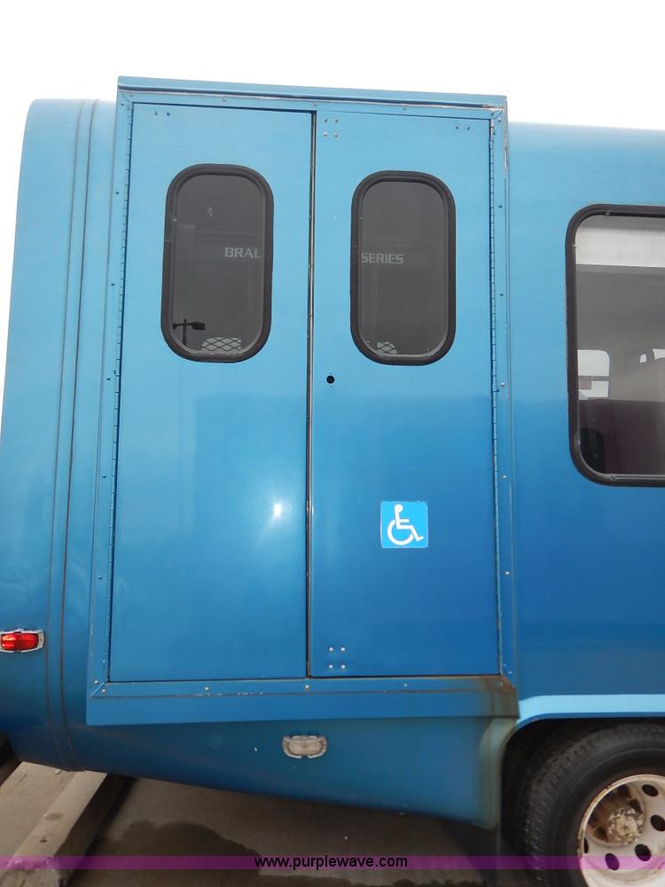 image for item J3992 2003 Ford 801 transit bus