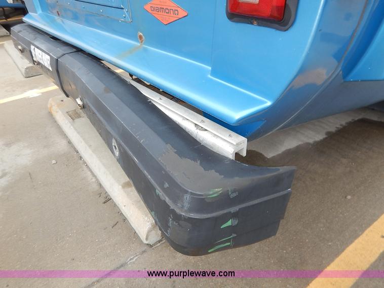 image for item J3992 2003 Ford 801 transit bus