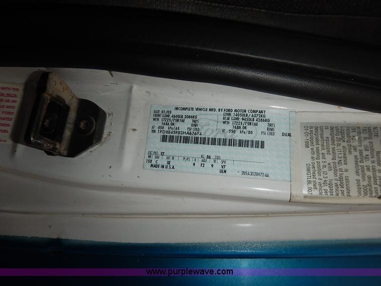 image for item J3992 2003 Ford 801 transit bus