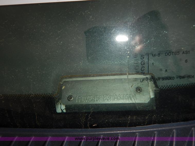 image for item J3992 2003 Ford 801 transit bus