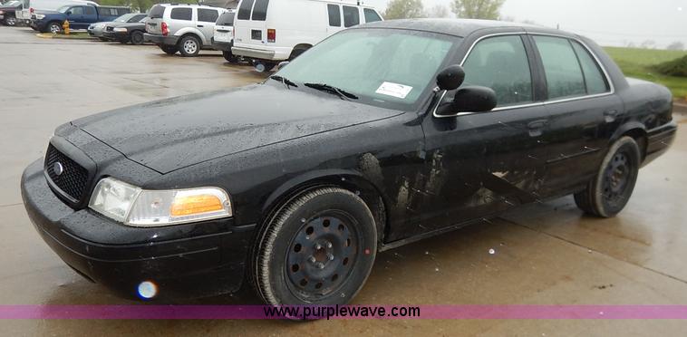 image for item J3993 2006 Ford Crown Victoria Police Interceptor