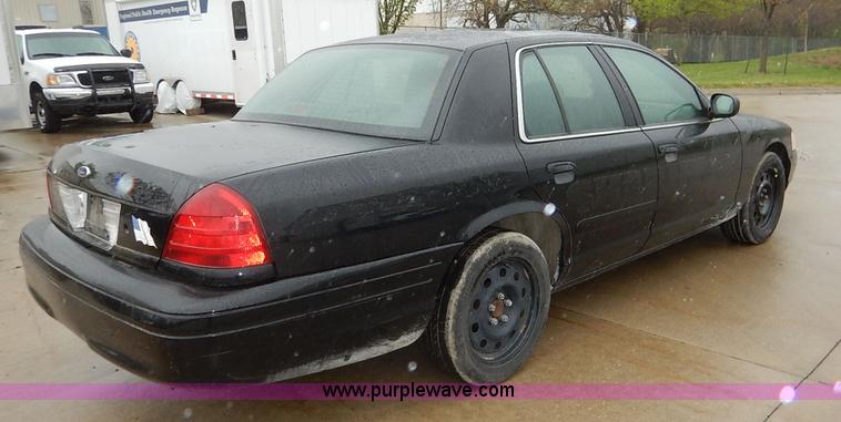 image for item J3993 2006 Ford Crown Victoria Police Interceptor