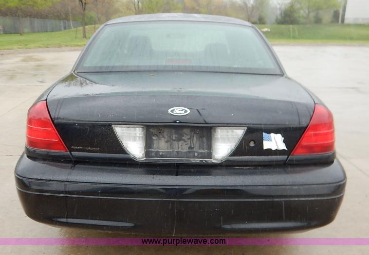 image for item J3993 2006 Ford Crown Victoria Police Interceptor