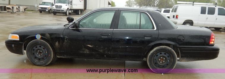 image for item J3993 2006 Ford Crown Victoria Police Interceptor