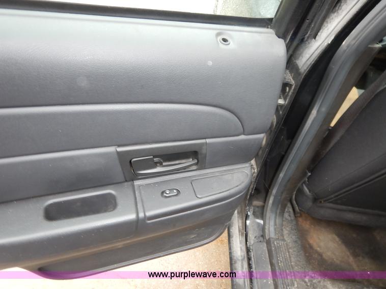 image for item J3993 2006 Ford Crown Victoria Police Interceptor