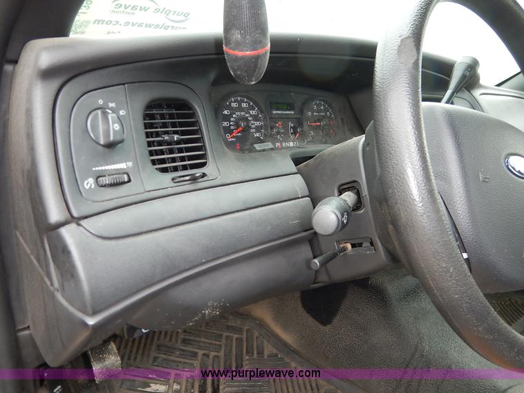 image for item J3993 2006 Ford Crown Victoria Police Interceptor